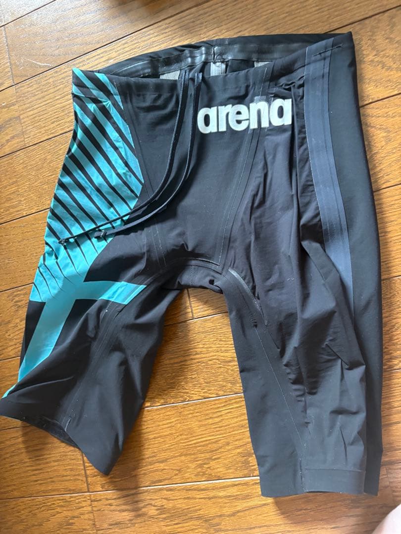 arenaアクアフォース競泳水着
