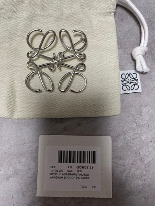 シルバー　ロエベ正規品　ブローチ