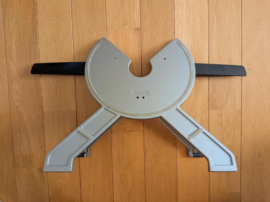 ディスプレイ・モニター本体 Wacom Cintiq 22HD TOUCH (DTH-2200/K)