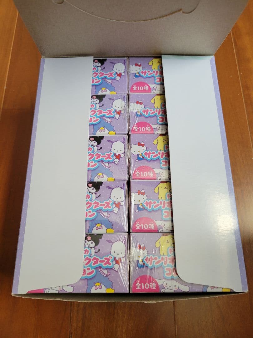 ドリームトミカ　サンリオキャラクターズ　BOX(３種)+キティ５０周年トミカ