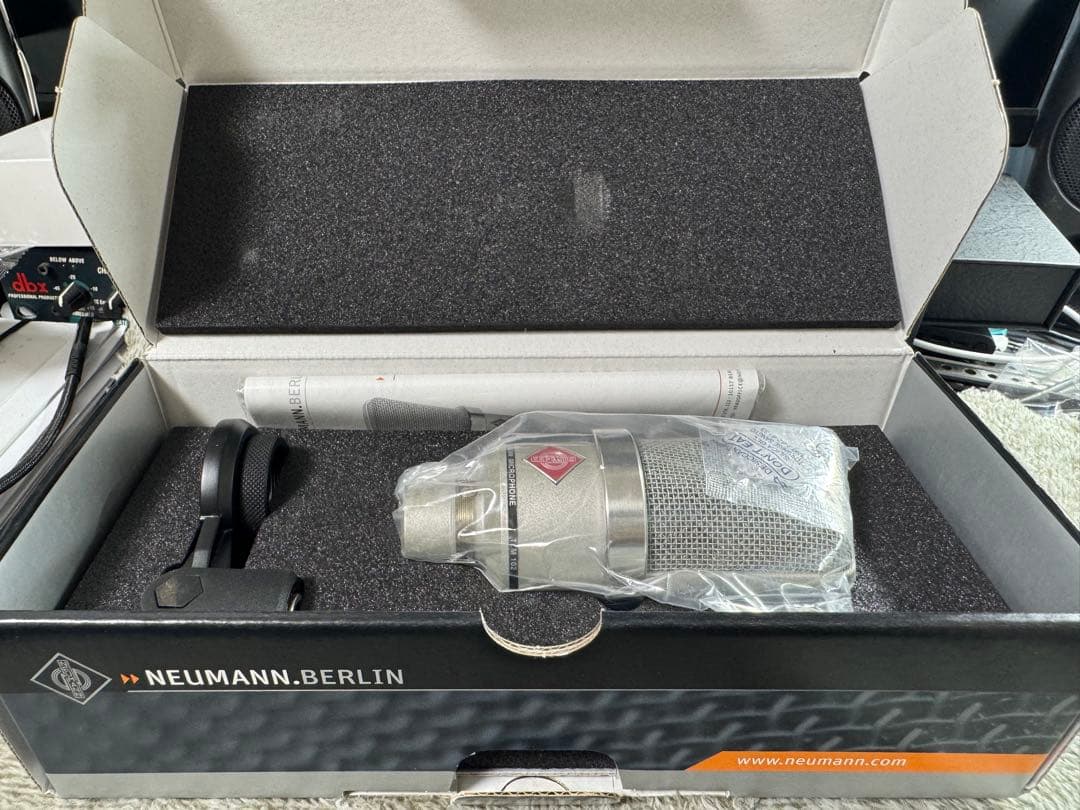 Neumann TLM 102 ノイマン　コンデンサーマイク　【正規品】