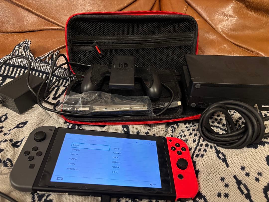 【2023年購入】Nintendo Switch 本体 グレー/レッド Joy