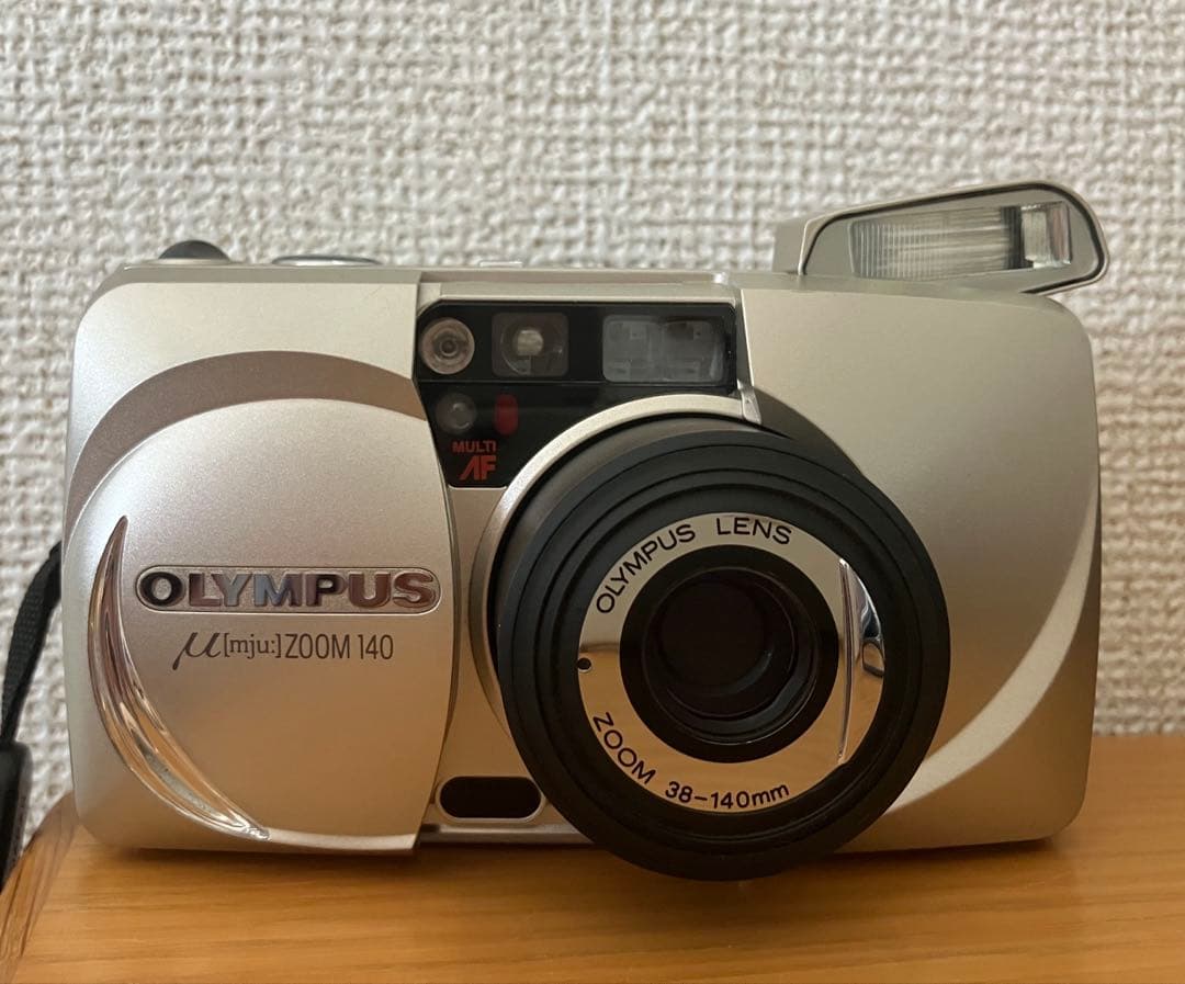 完動品　OLYMPUS μ[mju:] ZOOM 140 コンパクトカメラ