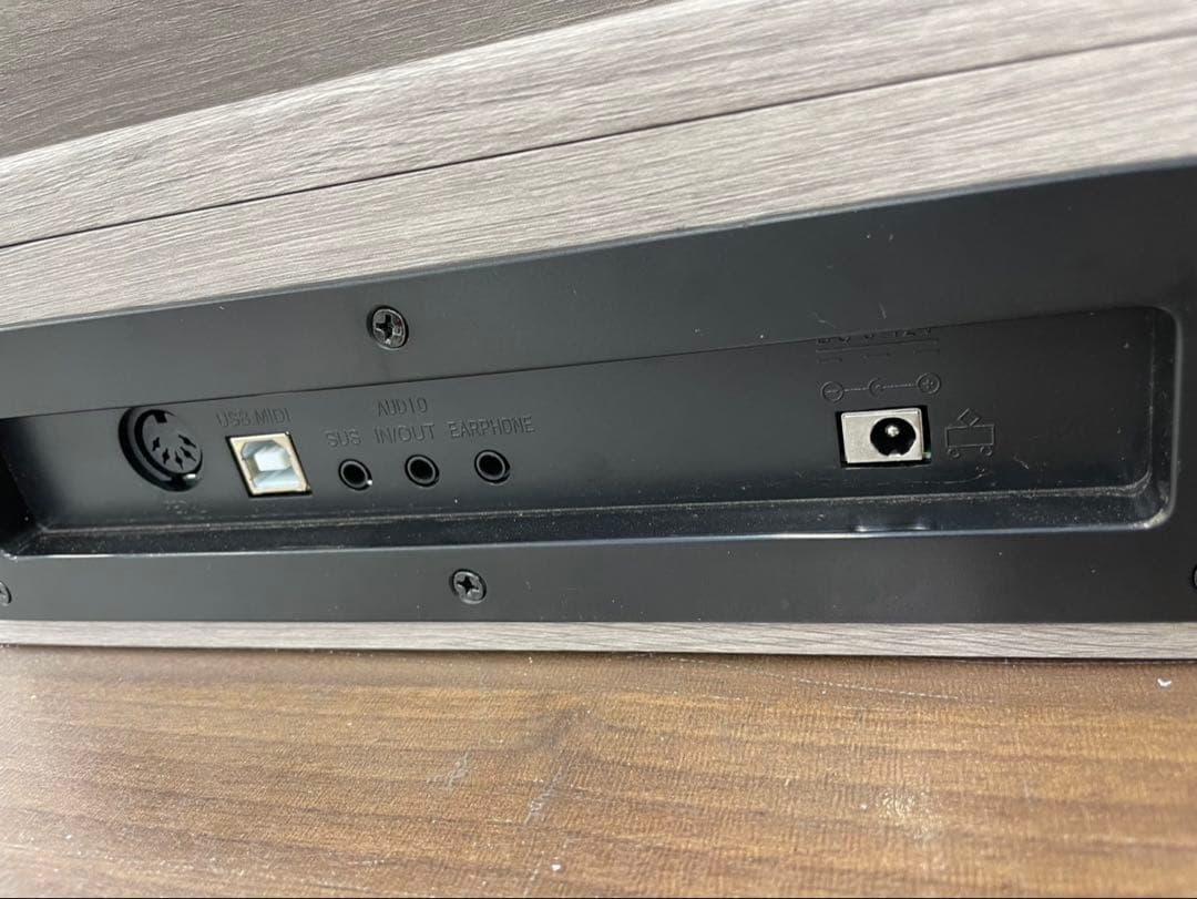 訳あり　電子ピアノ88鍵盤 給電タイプ　木目調ボディ　グレー