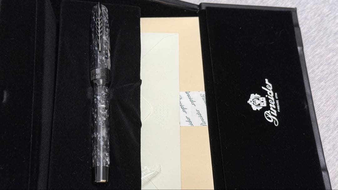 ピナイダー 万年筆 ラ・グランデ・ベレッツァ ロック グレー 吸 F