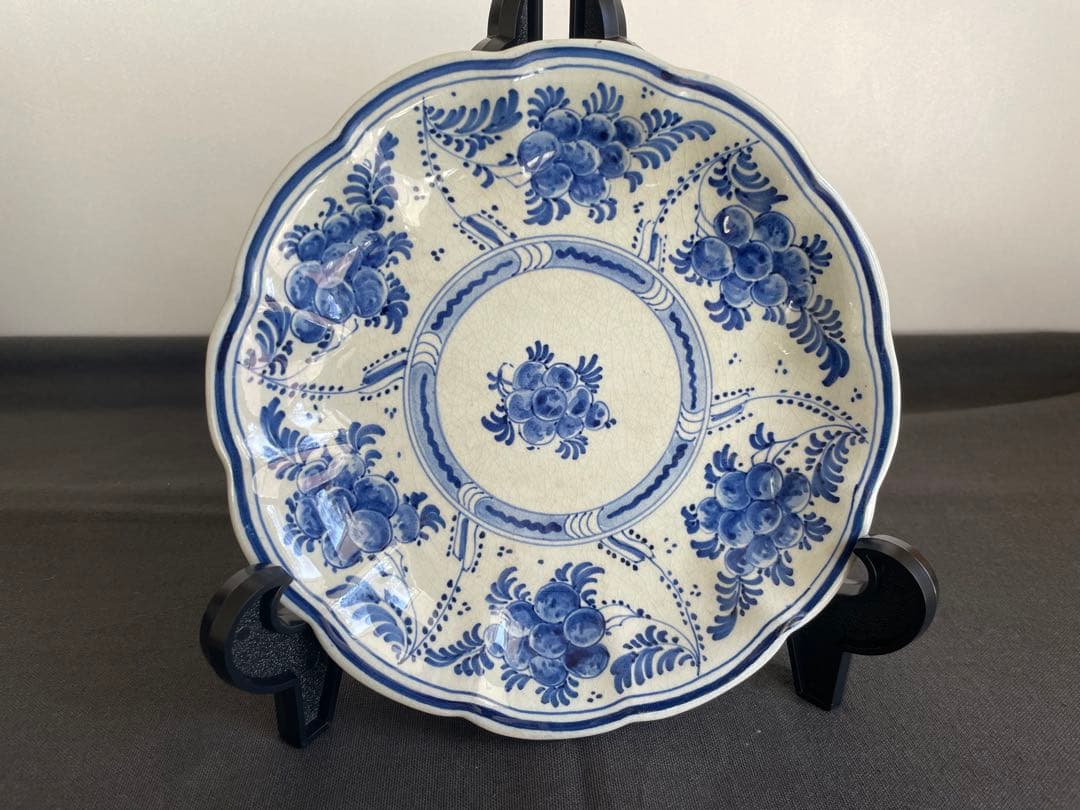 ロイヤルデルフト焼き骨董品　手書き花柄　多少の欠け傷あり　直径19cmx3cm