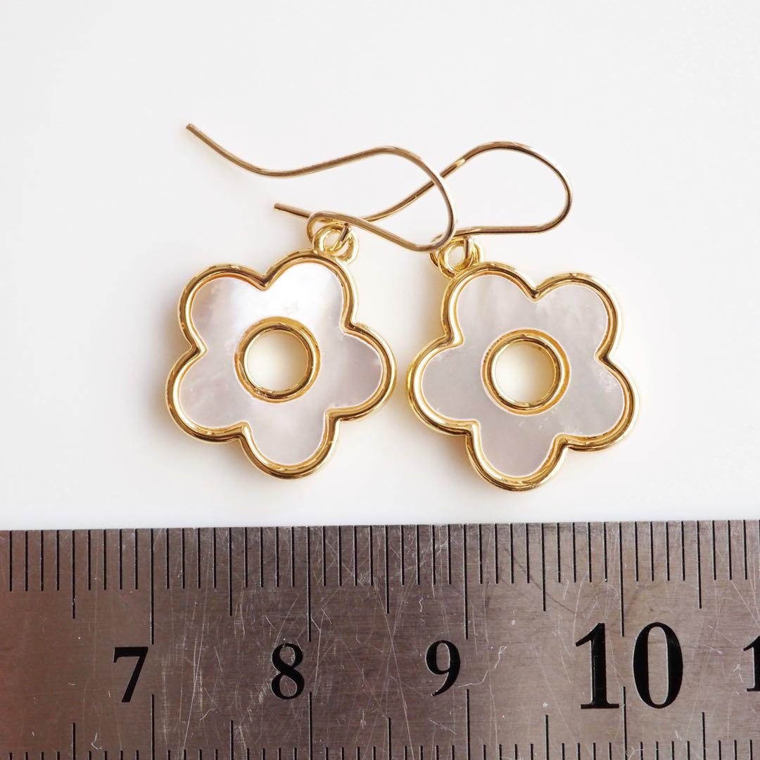 【Noel】天然アバロンシェルのデザインネックレストップ