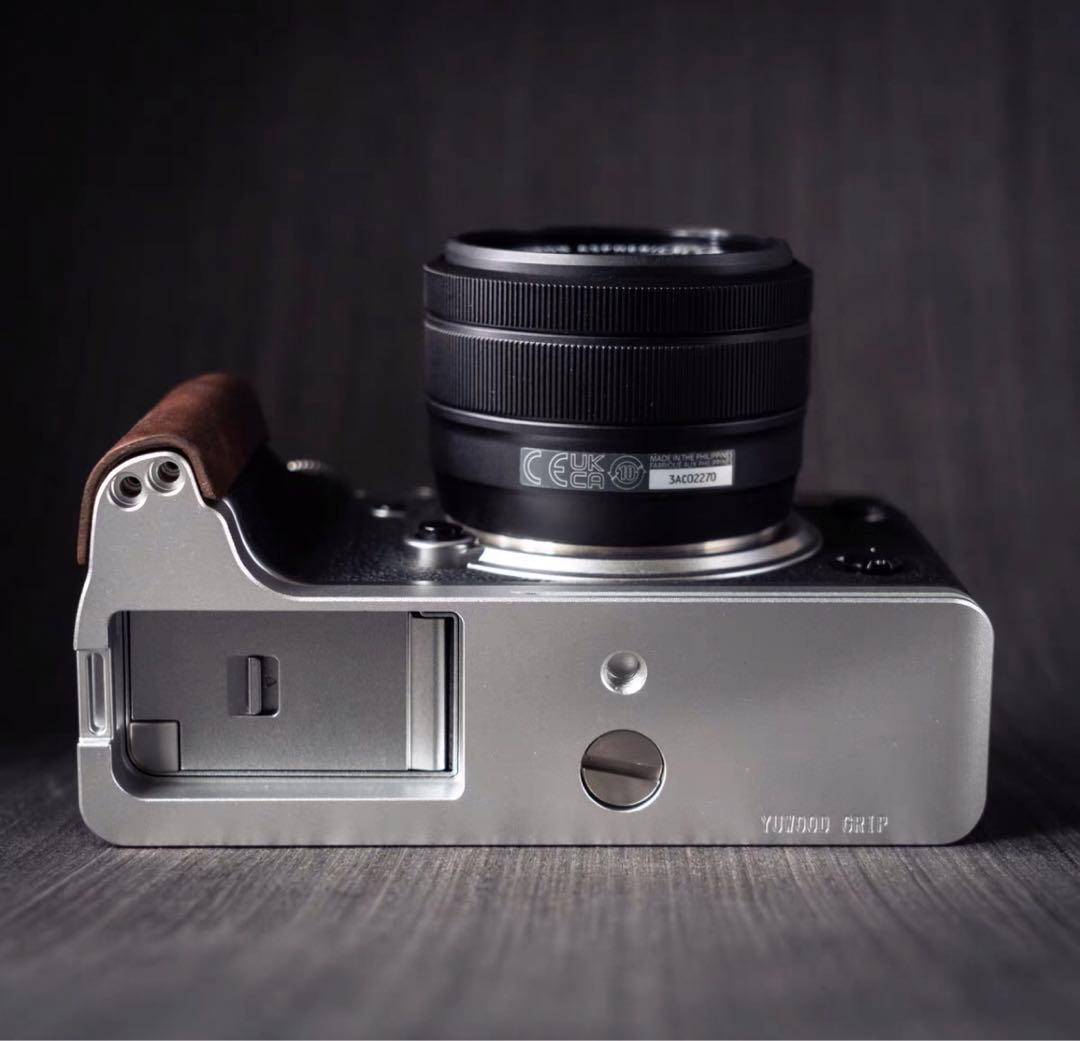 新品 富士フイルム FUJIFILM xt5用 ハンドグリップ シルバー