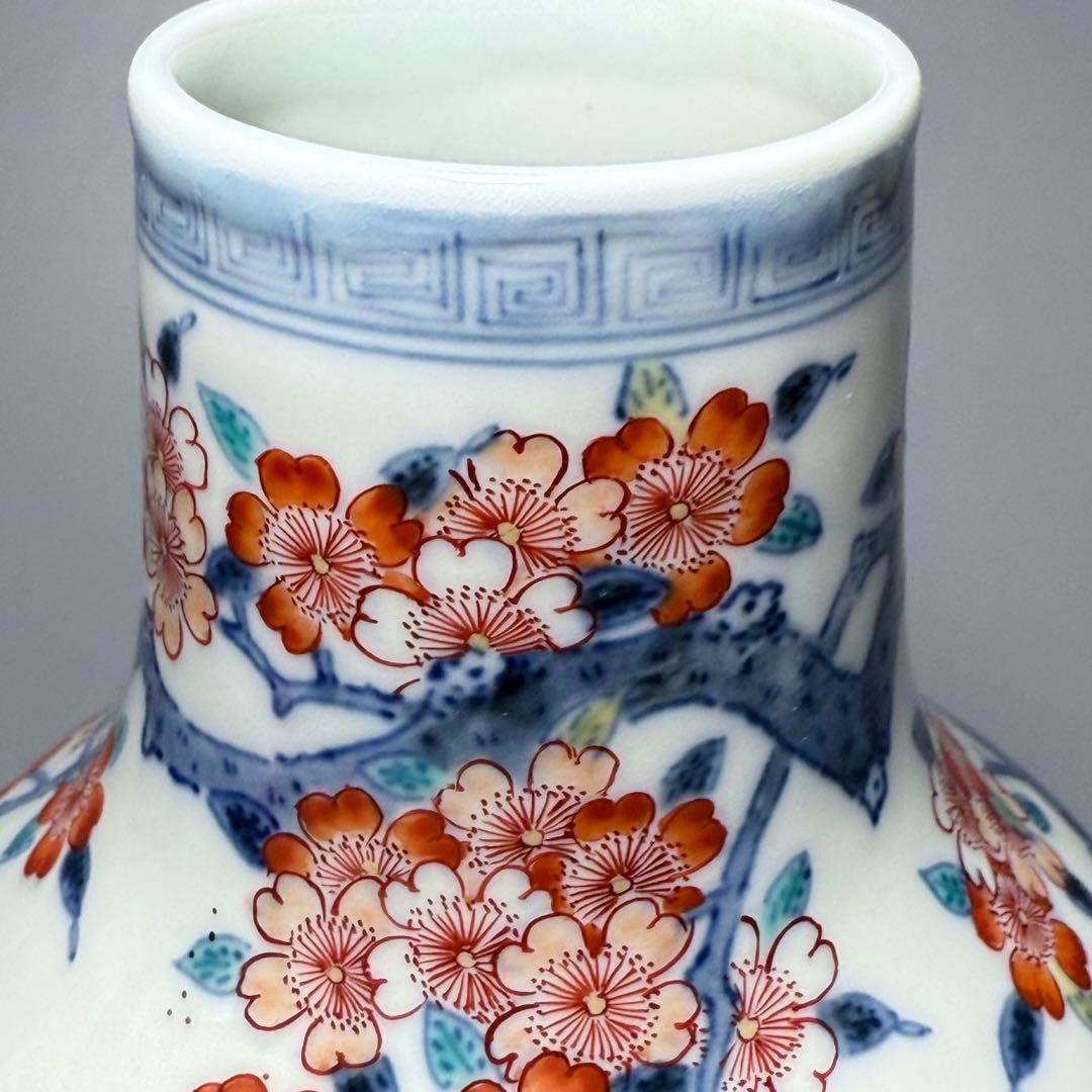 十二代　今泉今右衛門　色鍋島　桜文様花瓶　重要無形文化財指定　納箱付　人気図柄