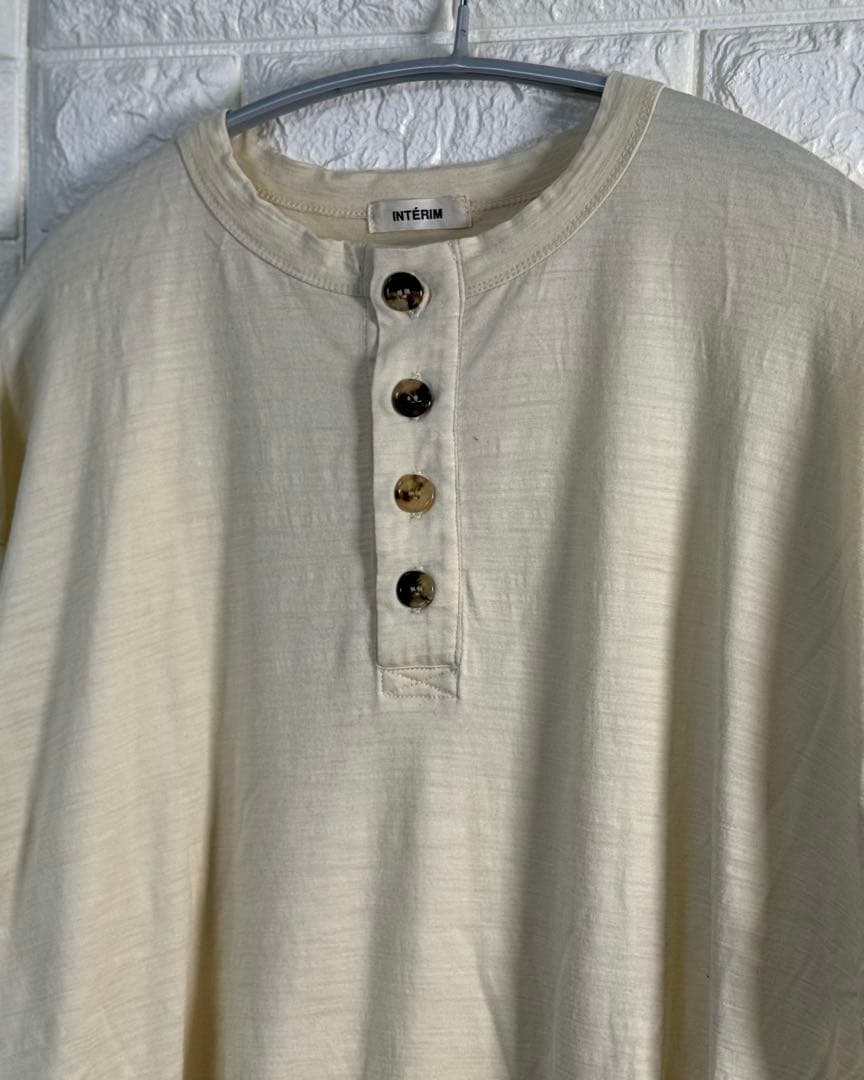 INTERIMインテリム メリノ ウール ヘンリーネックTシャツ 生成り