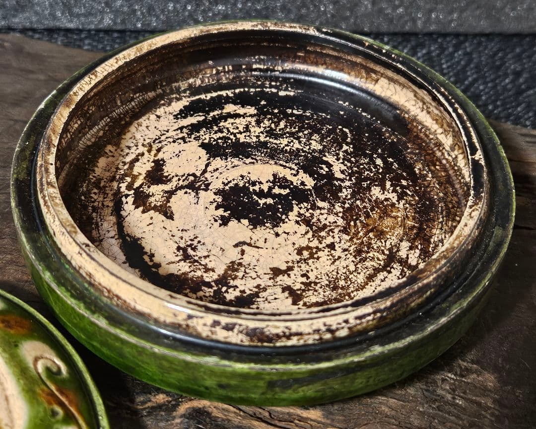 中国古美術　中国古陶磁器　中国古玩　明代　緑交趾　三彩　陽刻浮彫　鳳凰図　香合