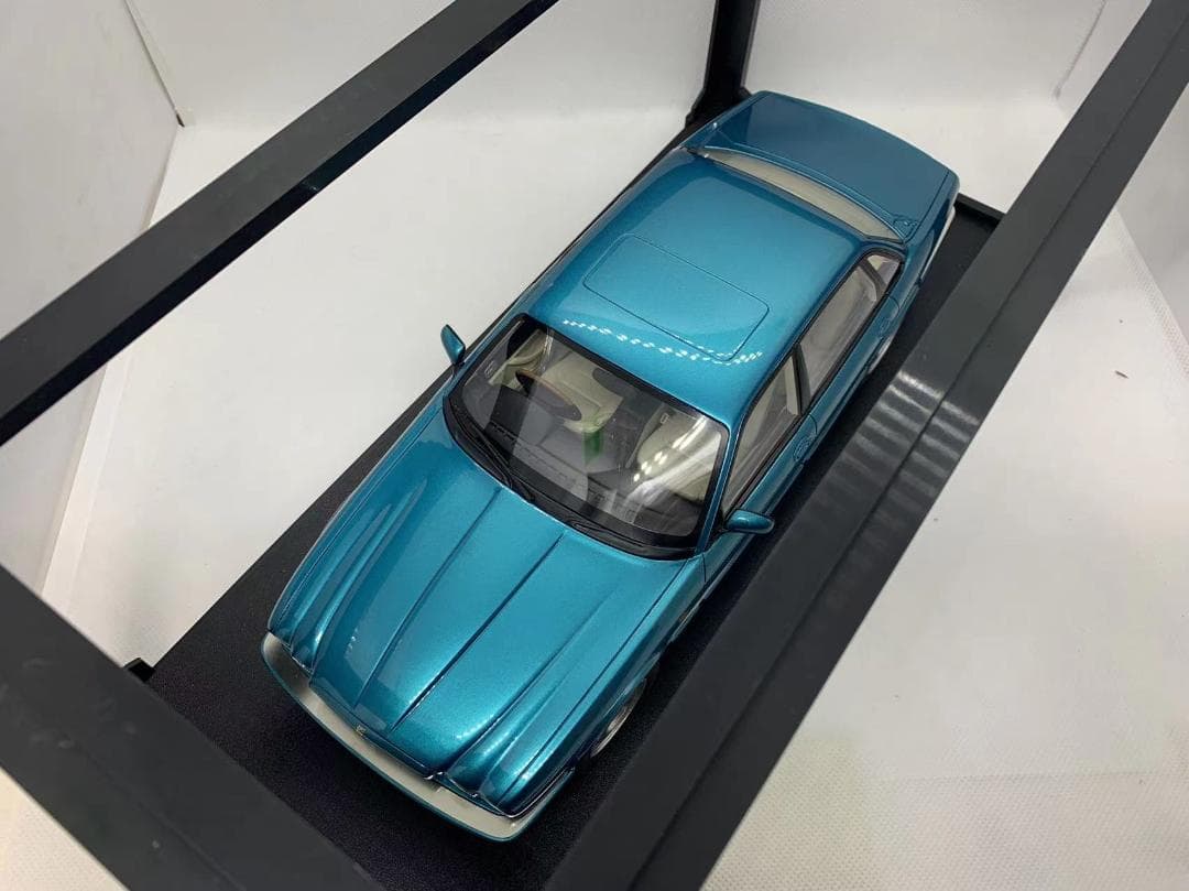 Cult 1/18 ジャガー XJR X300 turqoise 1995