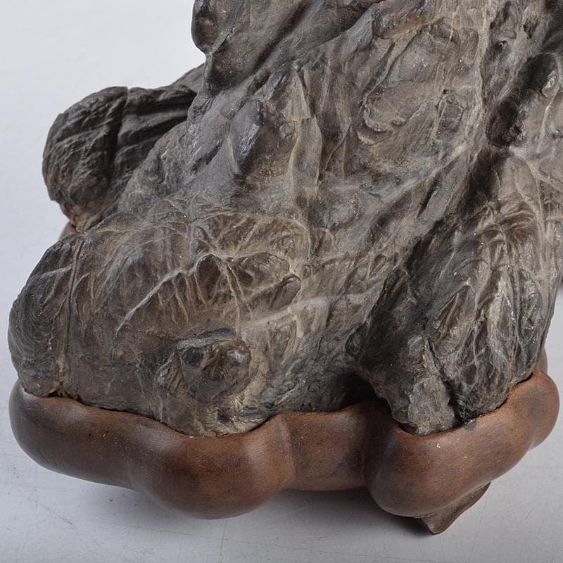 天然石　鑑賞石　太湖石　霊壁石　置物　約1579g　唐木台付　M　R8881