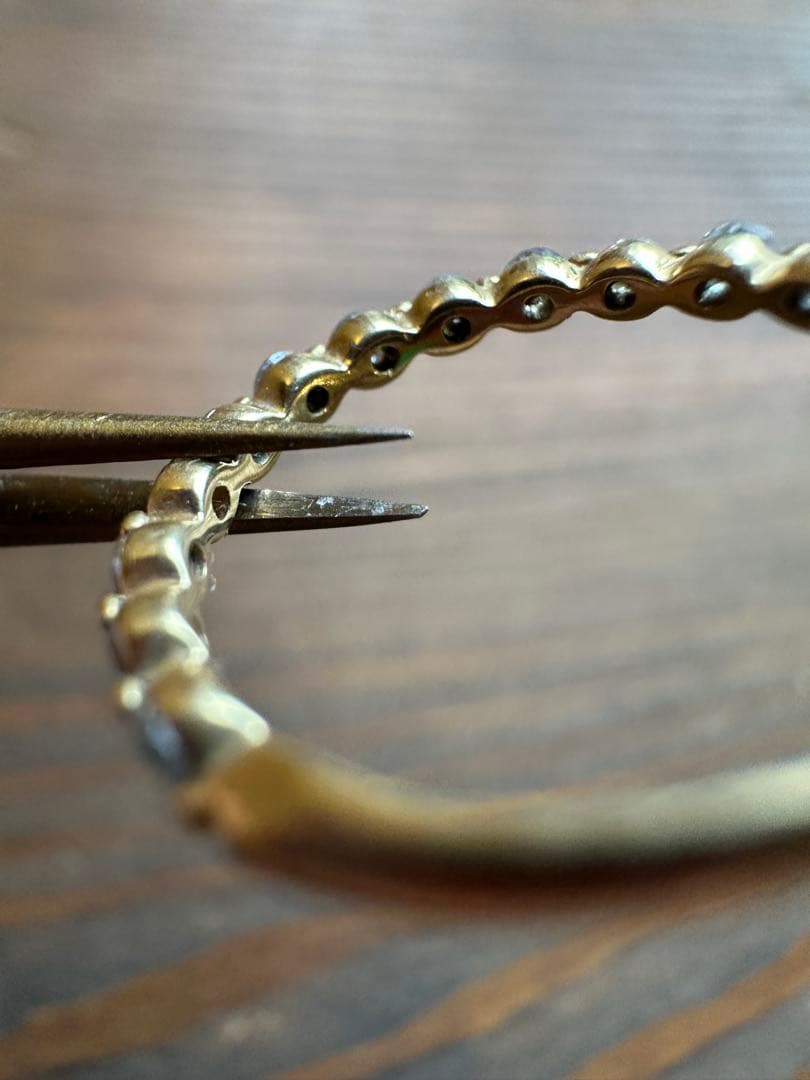 【18金+ダイヤモンド】ピンキーリング ダイヤの12粒のうち１つ欠損