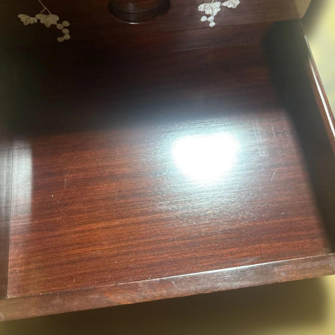 高級銘木 唐木 花梨無垢 螺鈿細工 木製3段小引き出し 箪笥 葡萄装飾 ②