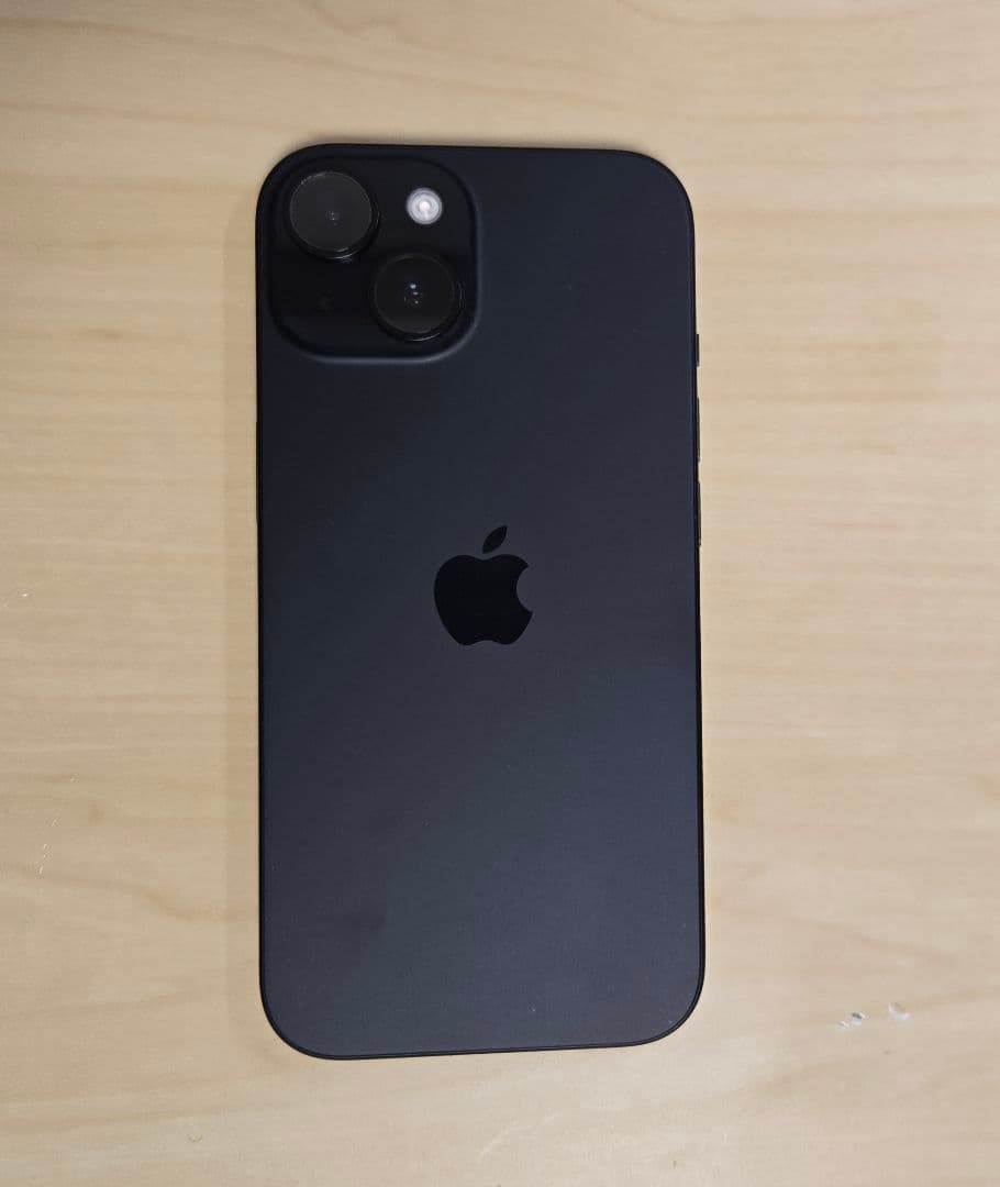 Apple iPhone 15 ブラック 256GB【中古品】