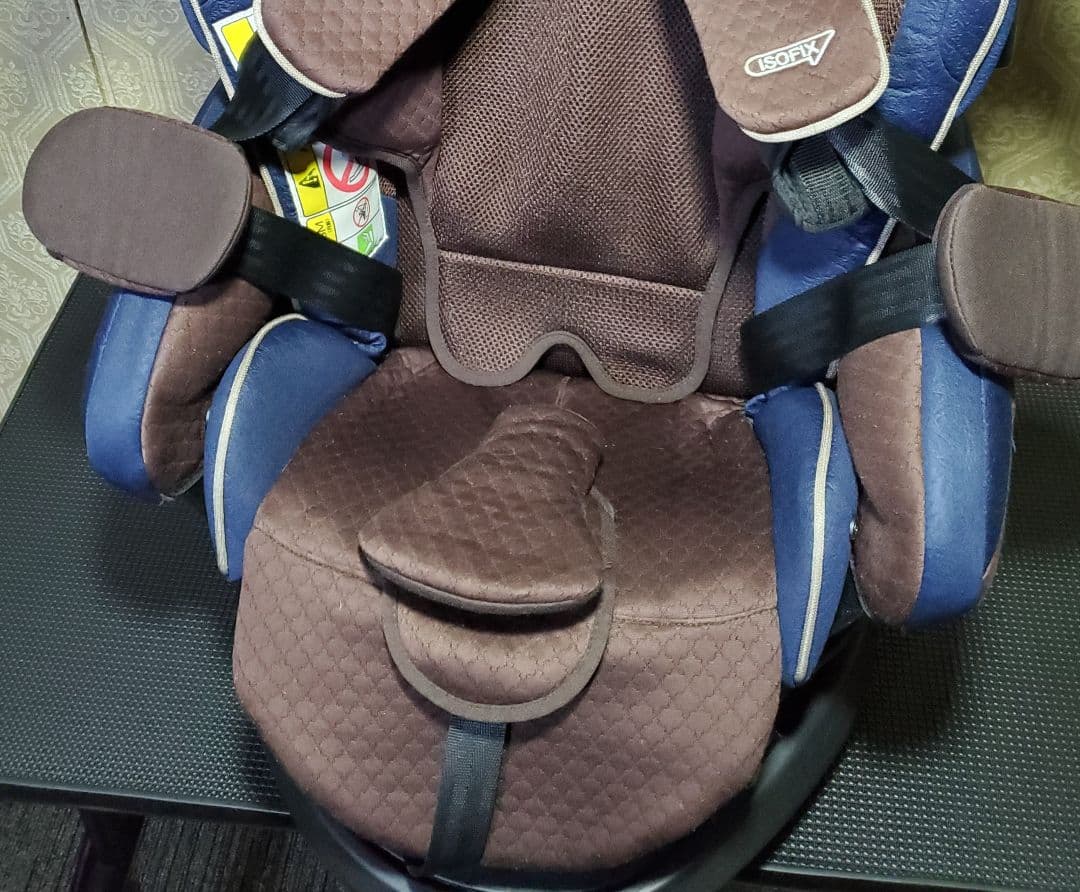 美品 フラディアグロウ ISOFIX 360° セーフティー プレミアム