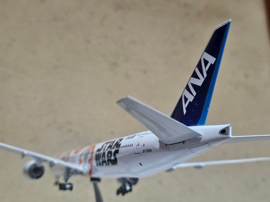 航空機・ヘリコプター ANA B777-300ER STAR WARS BB-8 1/200