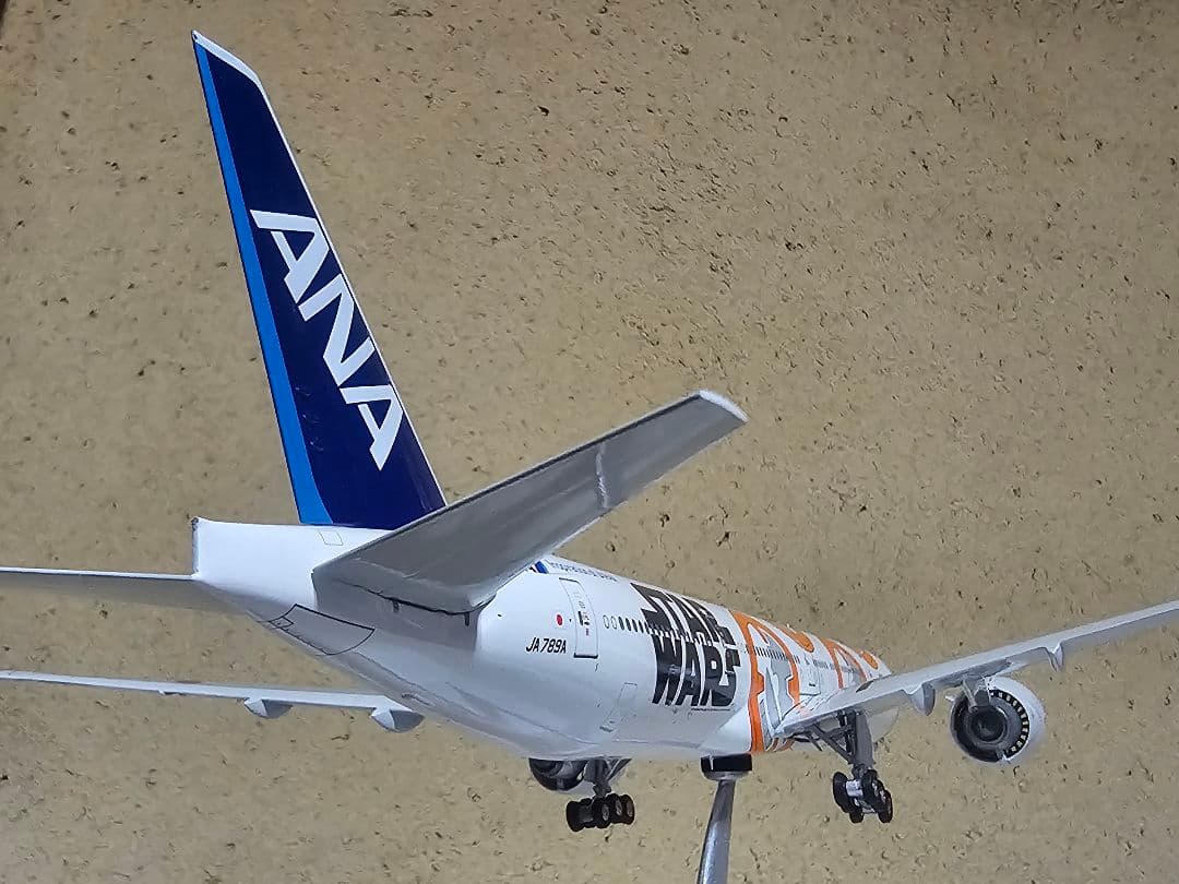 航空機・ヘリコプター ANA B777-300ER STAR WARS BB-8 1/200
