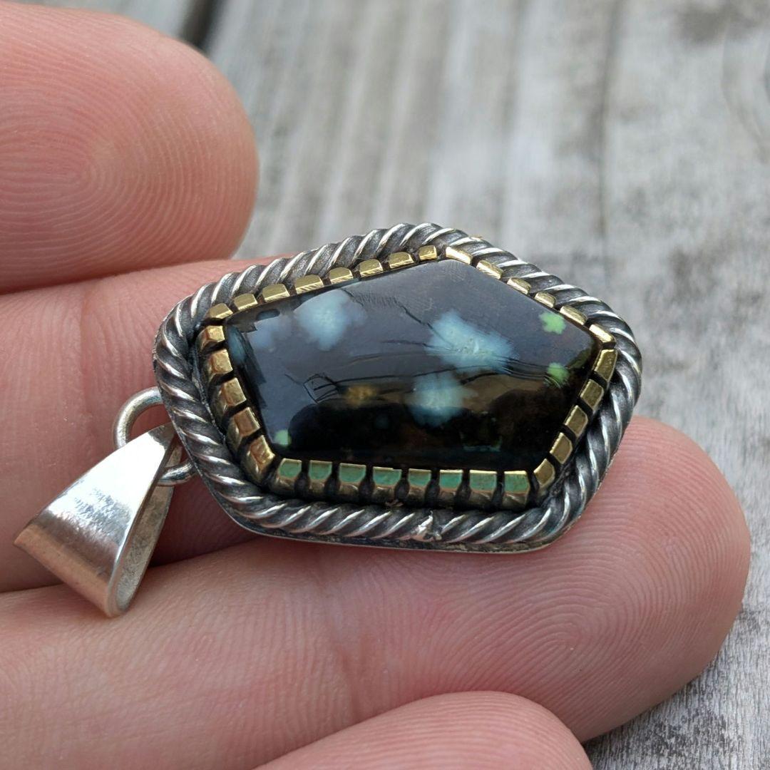 マッツン　ハンドメイドのターコイズトップ　インディアンジュエリー風