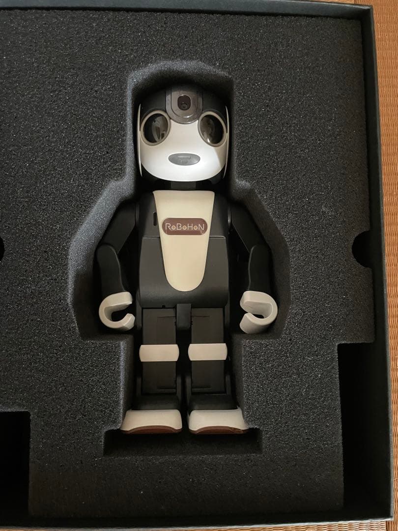 RoBoHoN ロボホン　SHARP SR-03M
