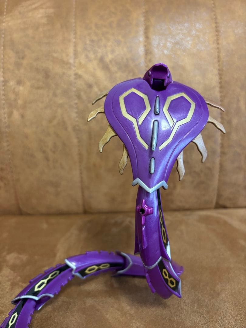 仮面ライダー龍騎　ミラーモンスター　フィギュア