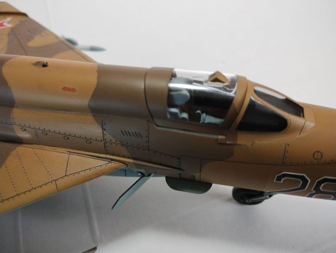 プラモデル完成機　1/48　MIG-21MF フィッシュベット