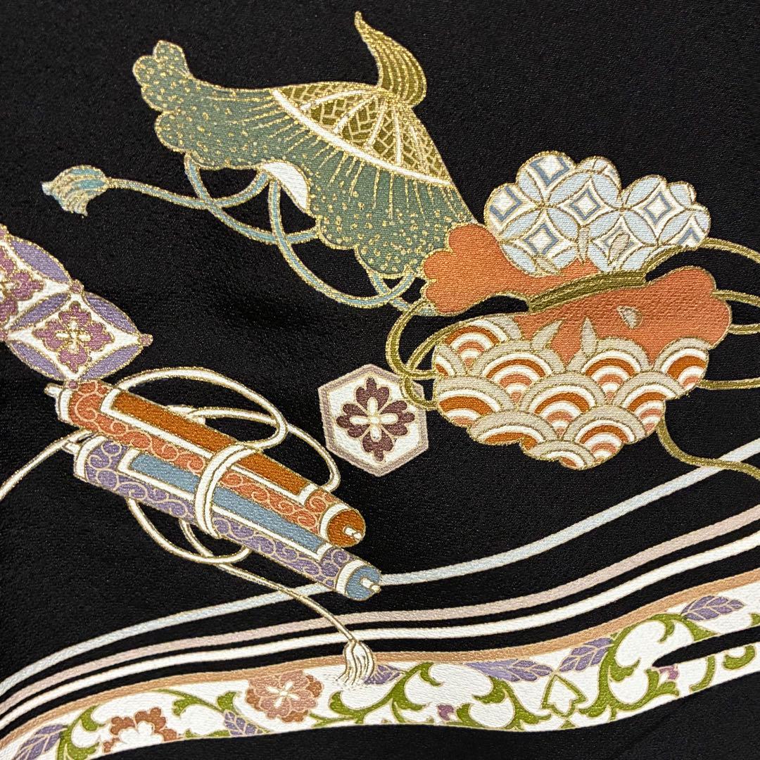 D70黒留袖 宝尽くし 金駒刺繍 菊唐花 正絹着物 袷 しつけ糸付き未使用極美品