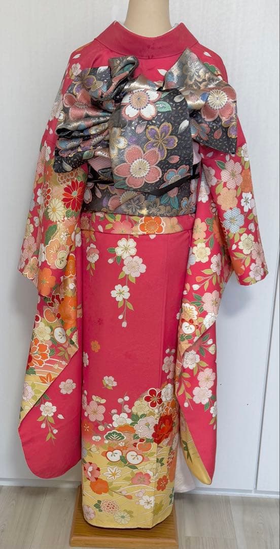 裄６９ｃｍ　豪華　４点セット　四季草花模様　刺繍振袖