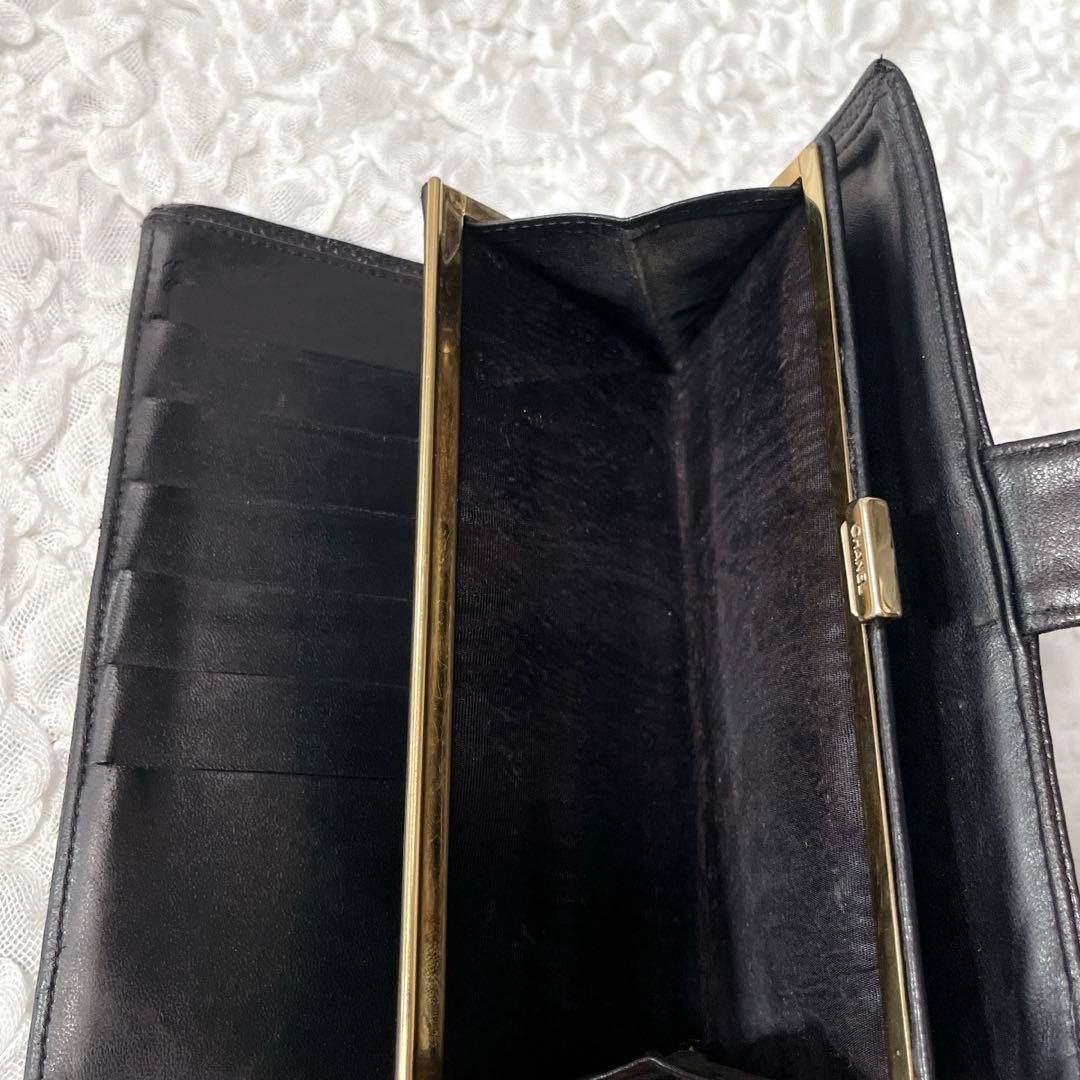 CHANEL ブラックレザー 二つ折り財布　キャビアスキン　がま口　レザー　ココ