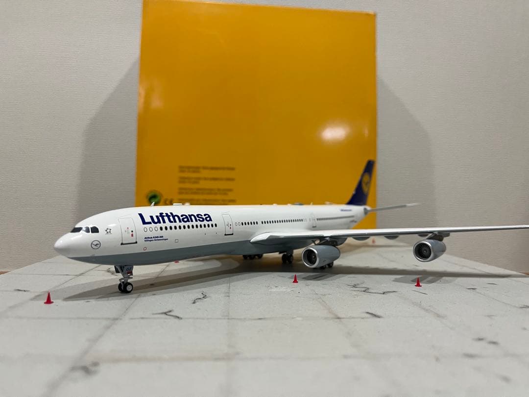 1/200 Jfox? Lufthansa A340-300 旧塗装