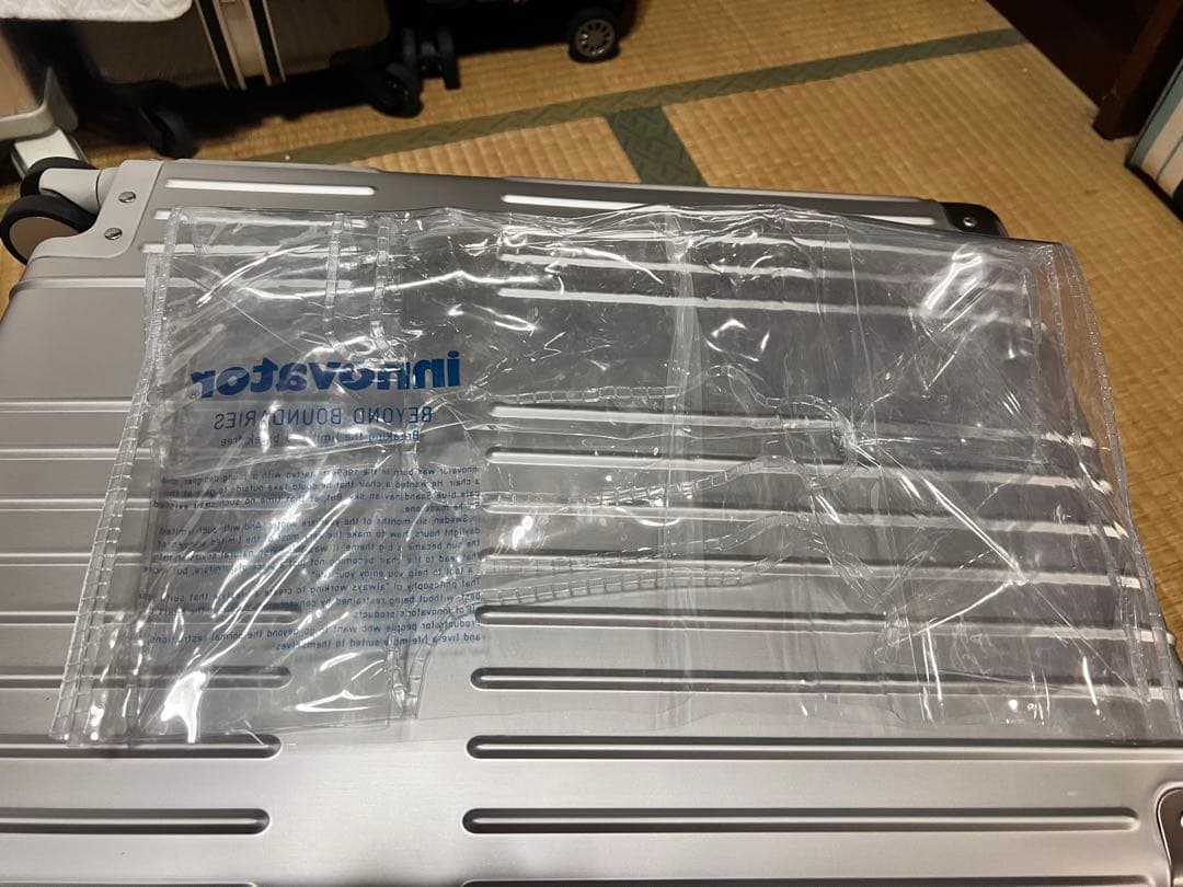 イノベーター　INV1811 ステアリングシルバー