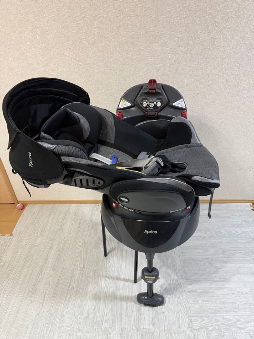 美品 Aprica フラディアラクート チャイルドシート　シェード付