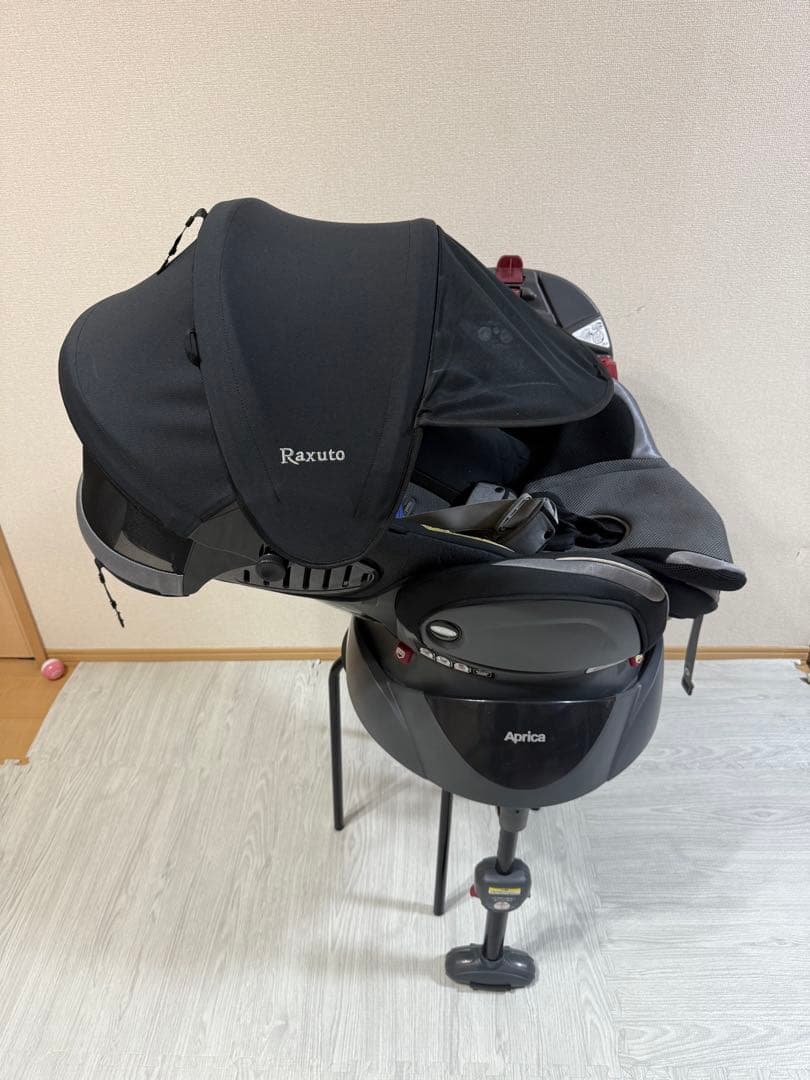 美品 Aprica フラディアラクート チャイルドシート　シェード付