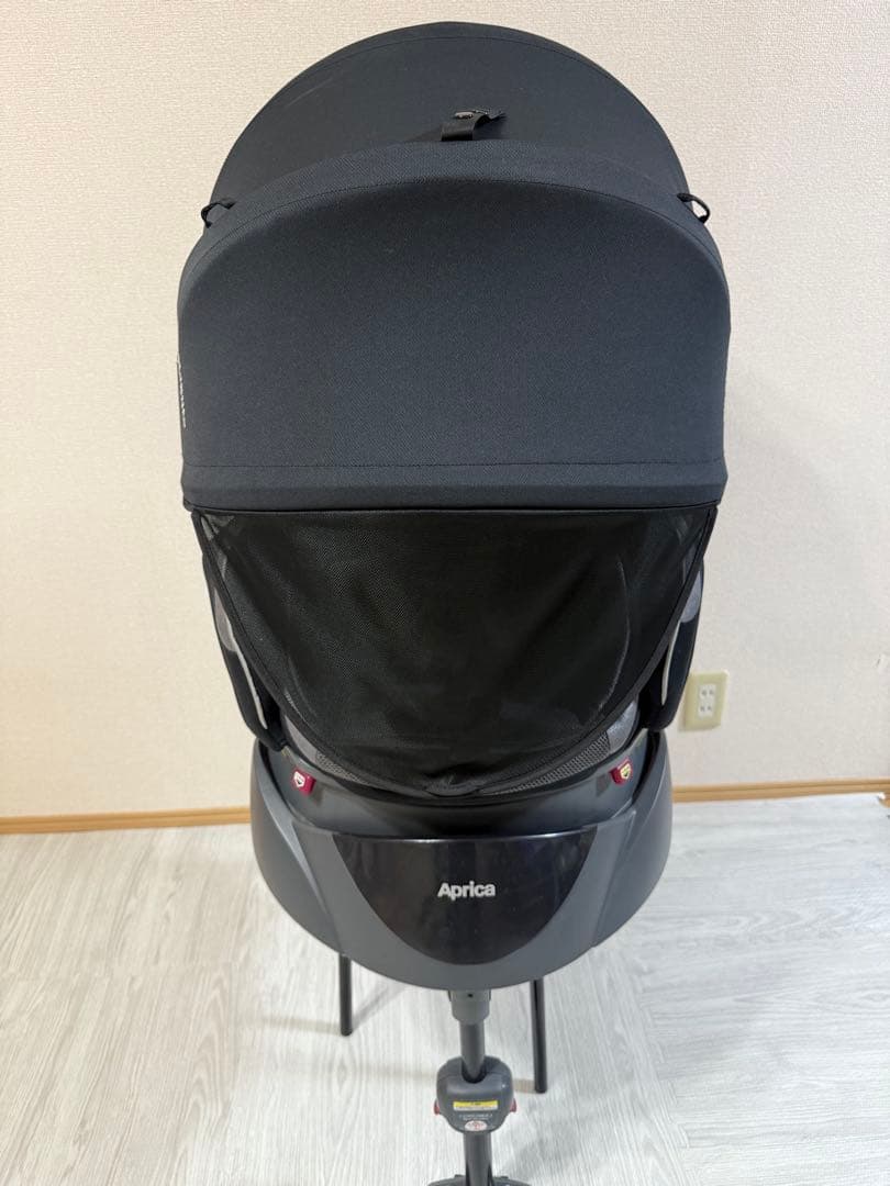 美品 Aprica フラディアラクート チャイルドシート　シェード付