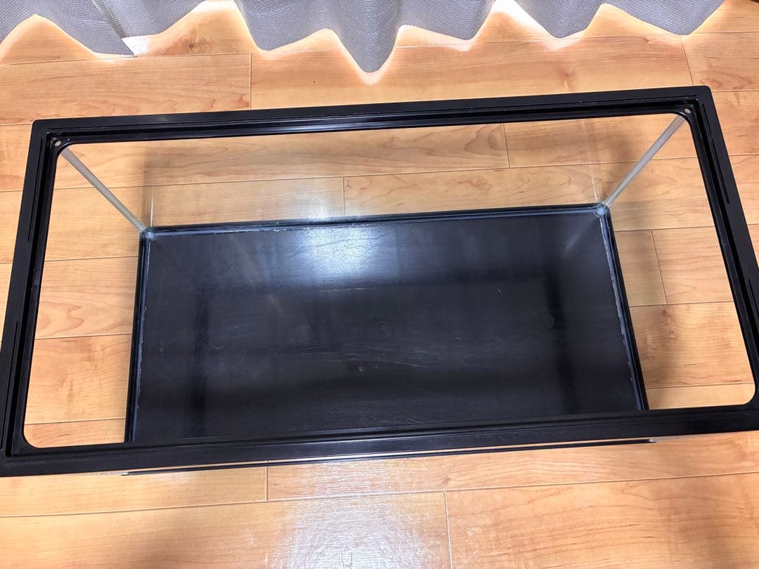 だぃすけ　水槽セット ライト ヒーター ポンプ マット ガラス蓋　流木付き