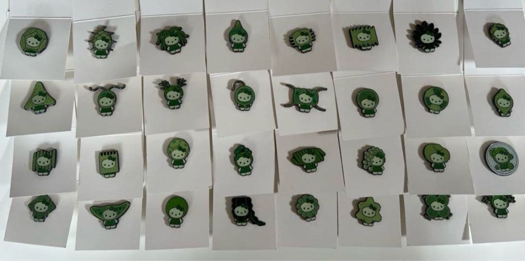 大阪　関西　万博 日本館　藻類　キティ　ピンバッジ　32種　コンプリート セット