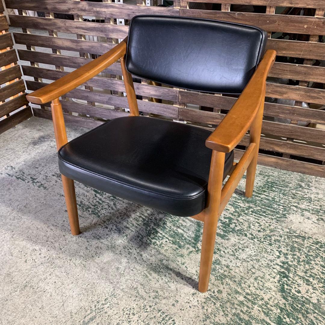 K053 カリモク60 Dチェア W36460BW