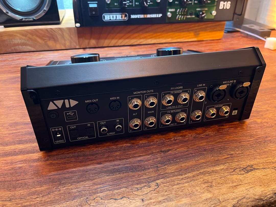 Avid MBOX STUDIO オーディオインターフェイス