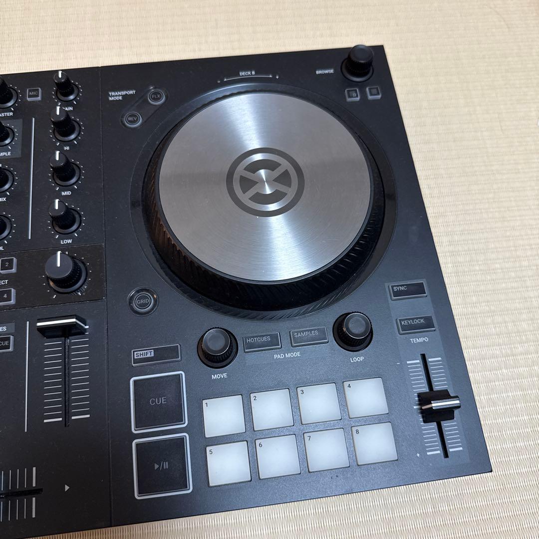 Traktor Kontrol S2 MK3 DJコントローラー