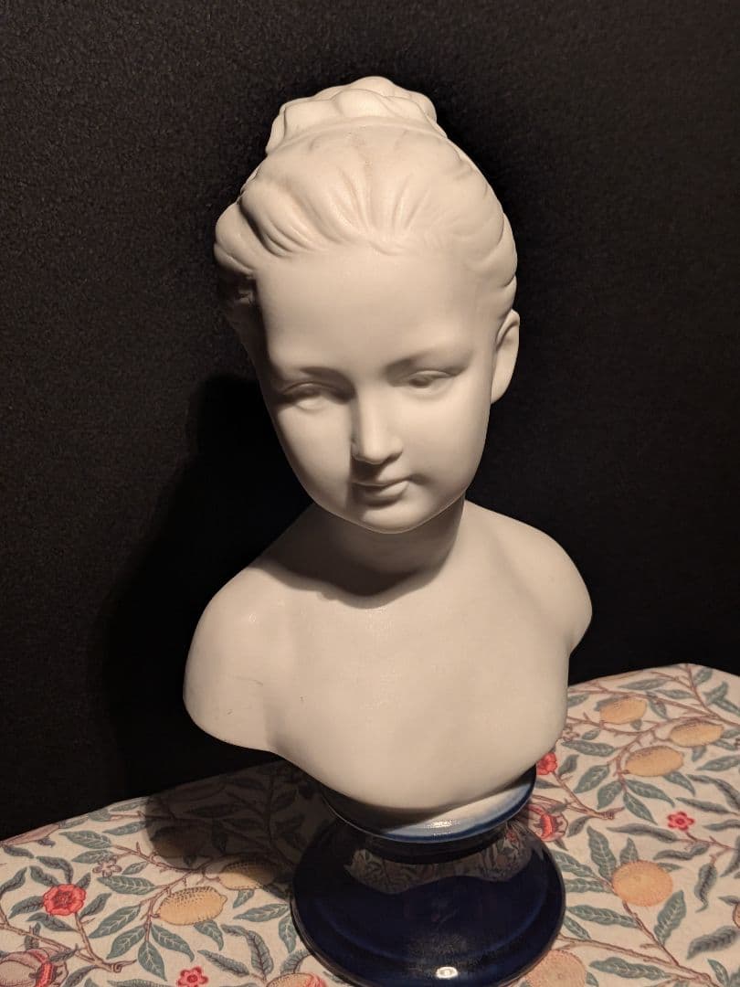 ホワイトビスク　pucci（プッチ）【 ルイーズ・ブロンニャール 】胸像