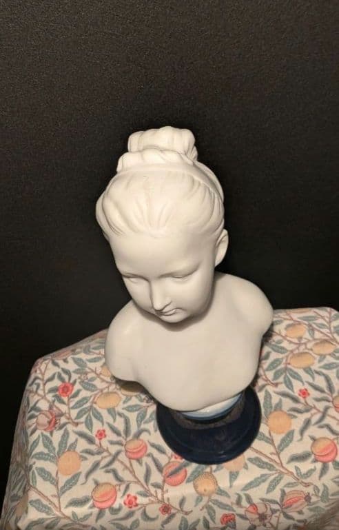 ホワイトビスク　pucci（プッチ）【 ルイーズ・ブロンニャール 】胸像