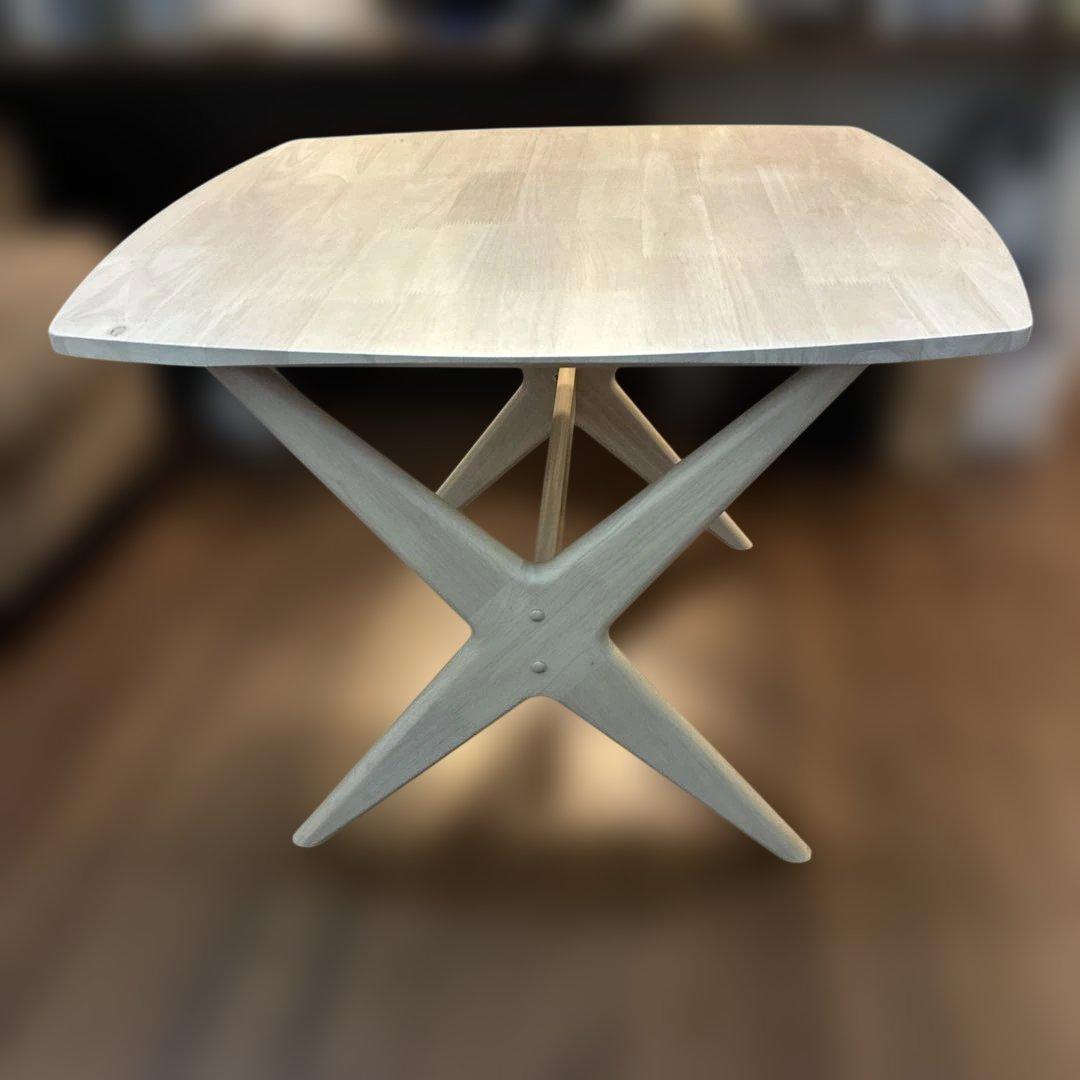 @*゜様 【売切り大幅値下げ】 ニトリ　2人掛け　ダイニングテーブル