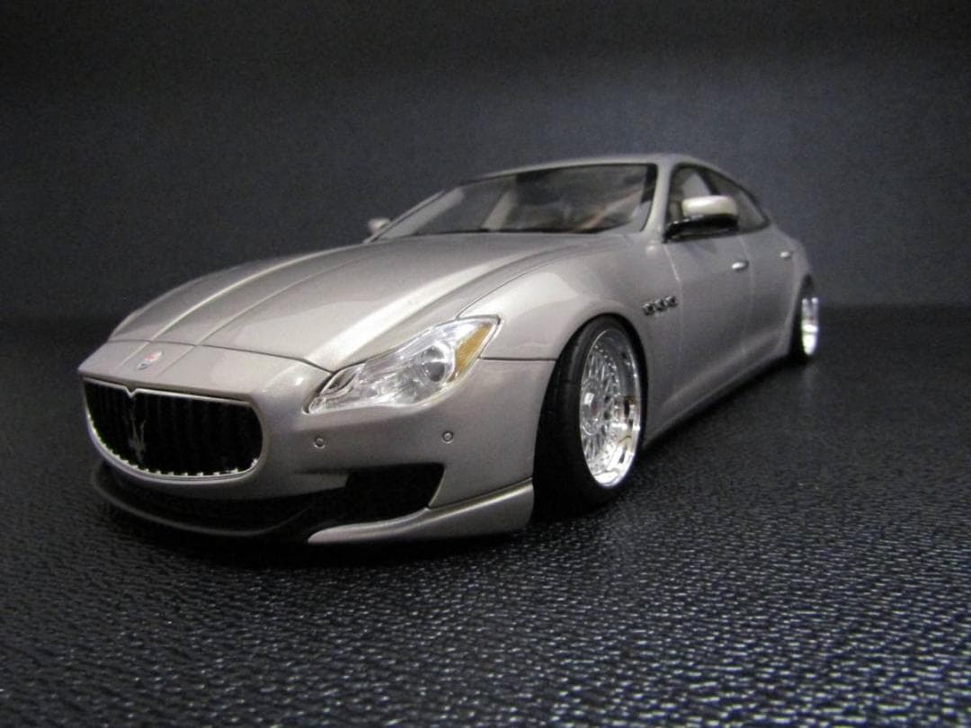 1/18 マセラティ クアトロポルテ カスタム