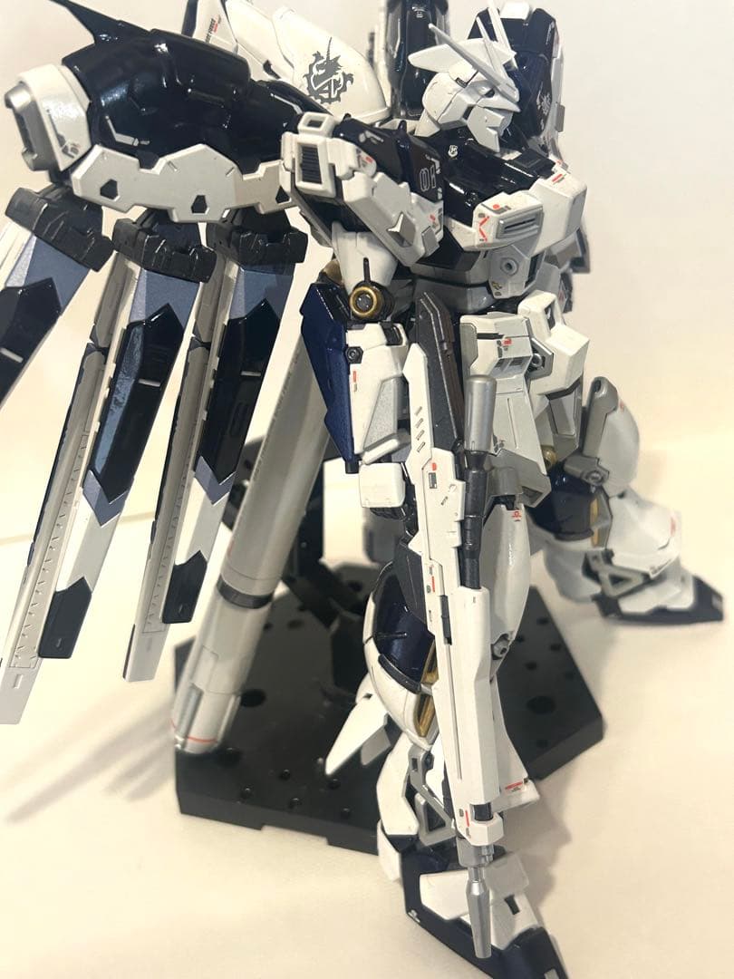 RG Hi-νガンダム　完成品　全塗装