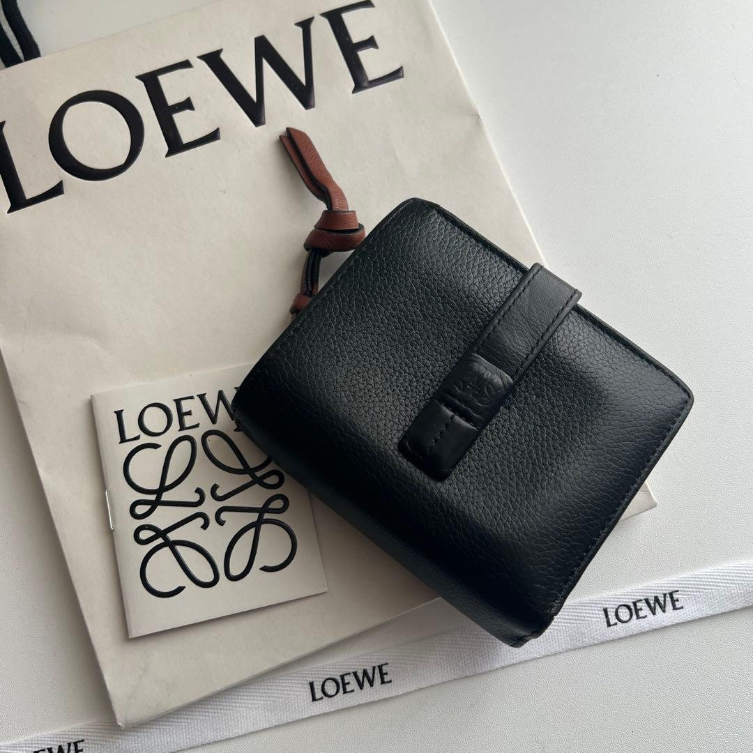 49 美品 LOEWE ロエベ 2つ折り財布