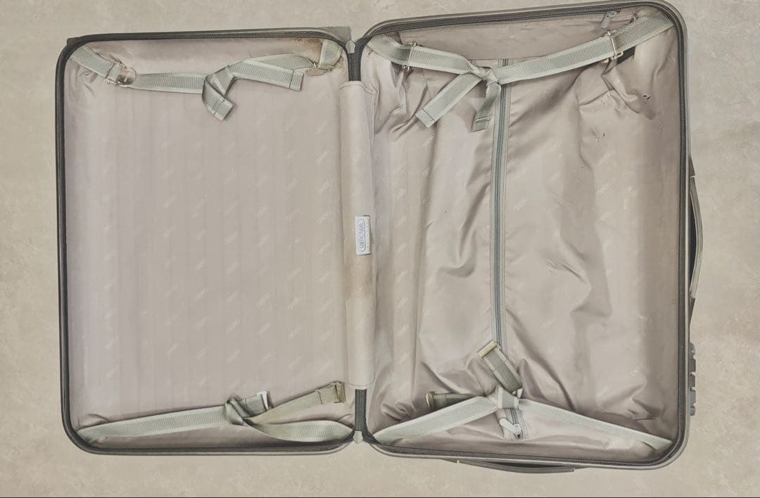 RIMOWA シルバーキャリーケース TSAロック付き