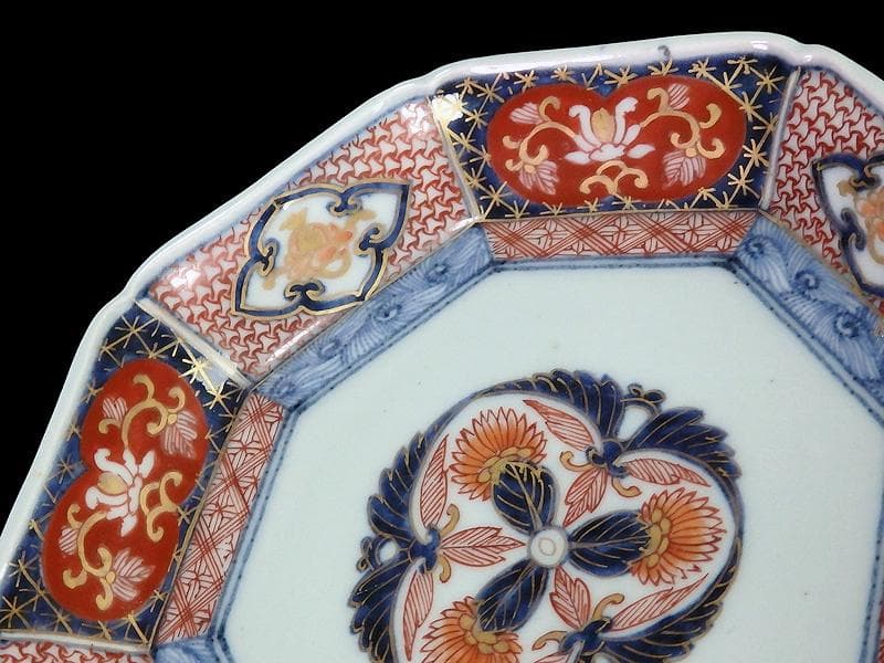 古伊万里　金襴手　毘沙門亀甲紋に花の図　八角６寸皿　江戸期N934AS-CYw