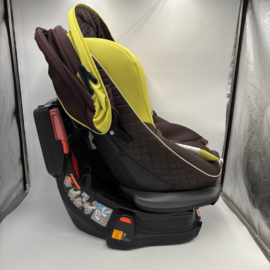 極美品　combi ラクティアターン エッグショックTB チャイルドシート
