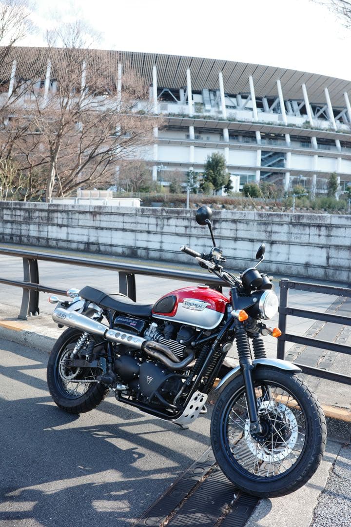 トライアンフ　タンク　triumph ボンネビル　スクランブラー